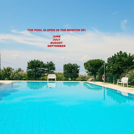 Tennis / Pool / Barbecue Bardolino Exterior photo