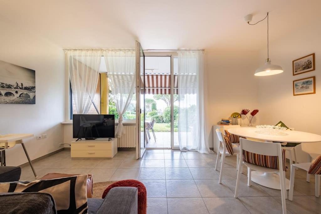 Tennis / Pool / Barbecue Bardolino Exterior photo